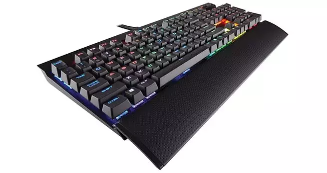 Corsair Gaming K70 LUX RGB Mechanical Backlit LED Gaming Keyboard