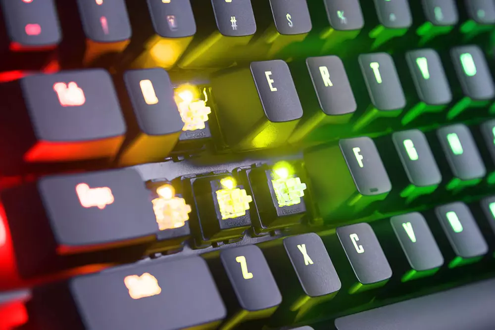 Gigabyte AORUS K9 RGB Optical Mechanical Gaming Keyboard - 4