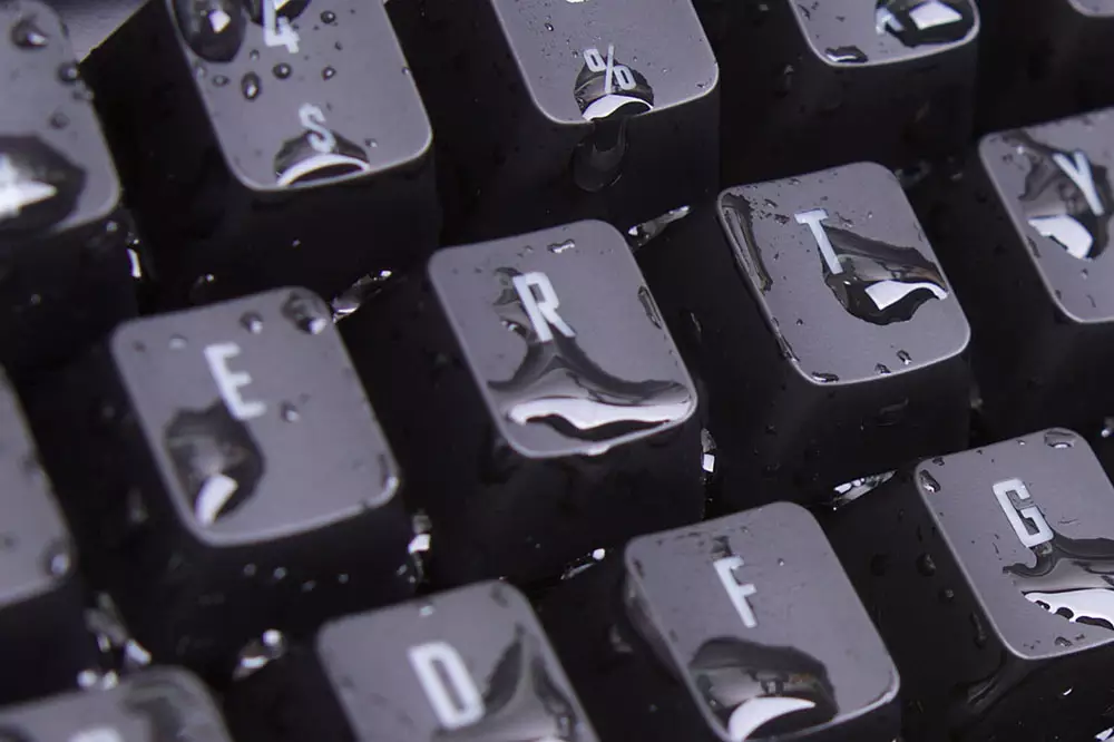 Gigabyte AORUS K9 RGB Optical Mechanical Gaming Keyboard-gallery-3