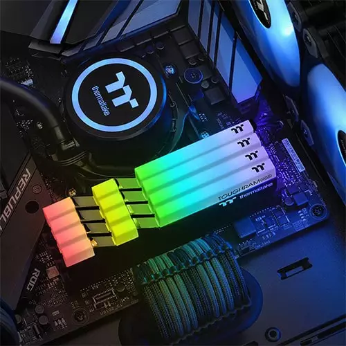 Thermaltake TOUGHRAM RGB 8GB DDR4 4000Mhz Desktop Ram - 2