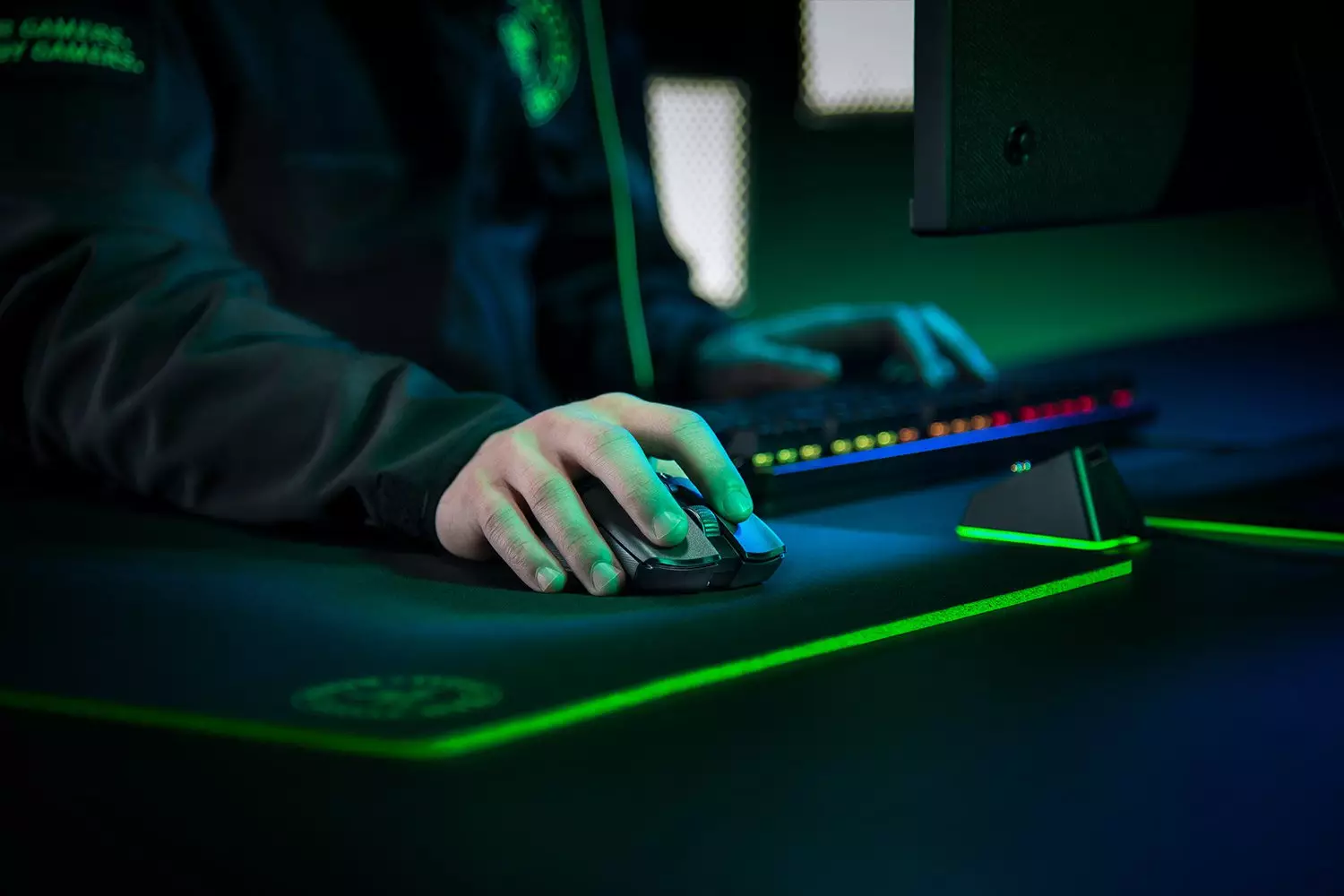 Razer Viper Ultimate RGB Gaming Mouse - 4
