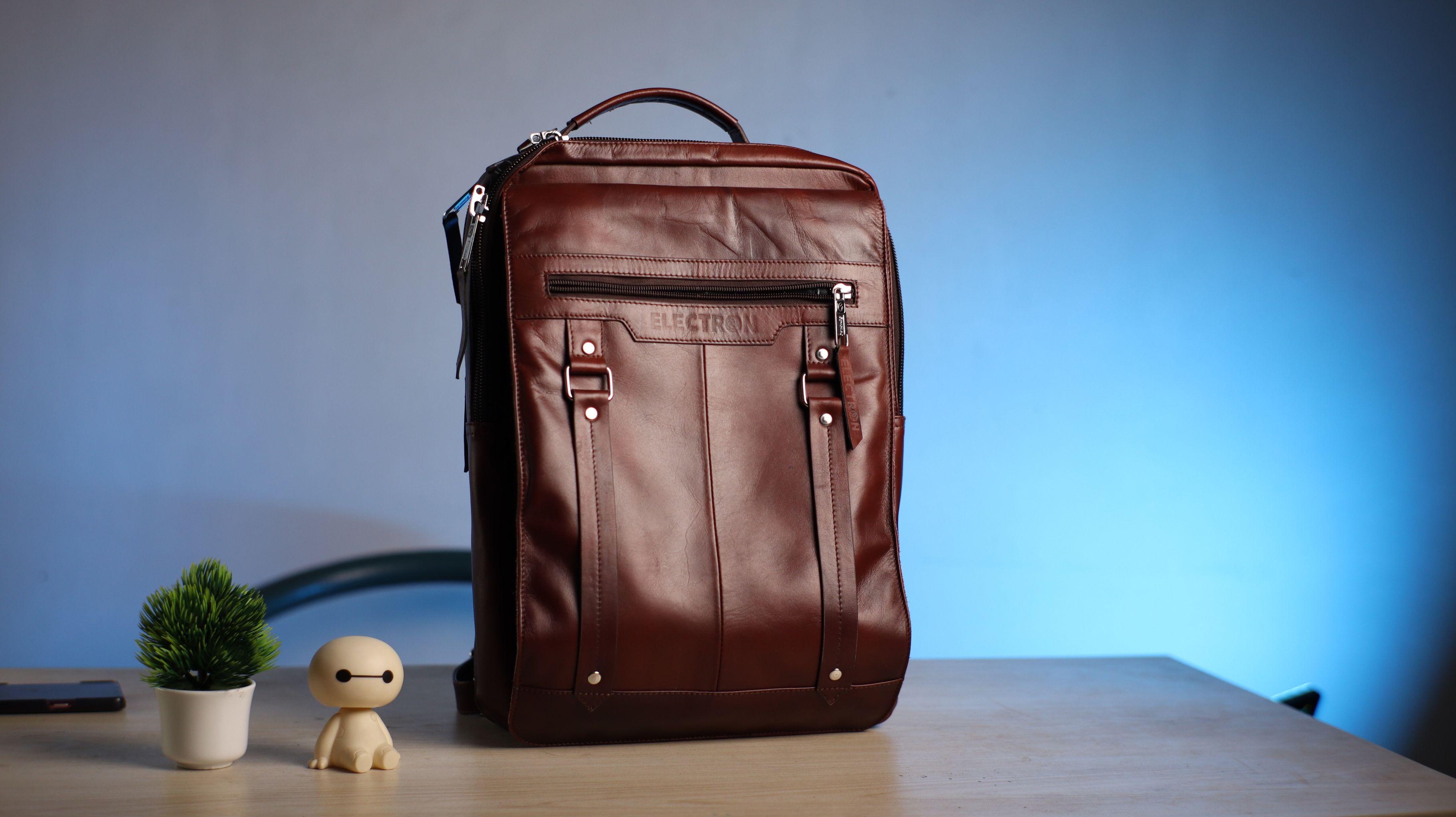 ELECTRON SMART LEATHER BUSINESS BACKPACK 